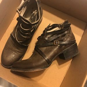 Freebird booties size 8.  Great condition!